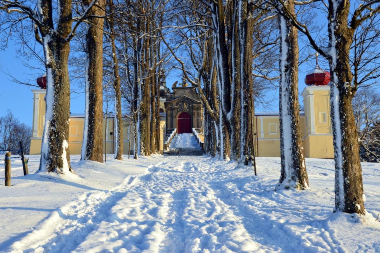 Hotel Zlata Labut Králíky Екстериор снимка