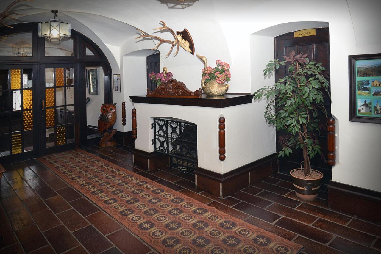Hotel Zlata Labut Králíky Екстериор снимка