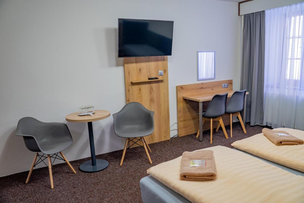 Hotel Zlata Labut Králíky Екстериор снимка
