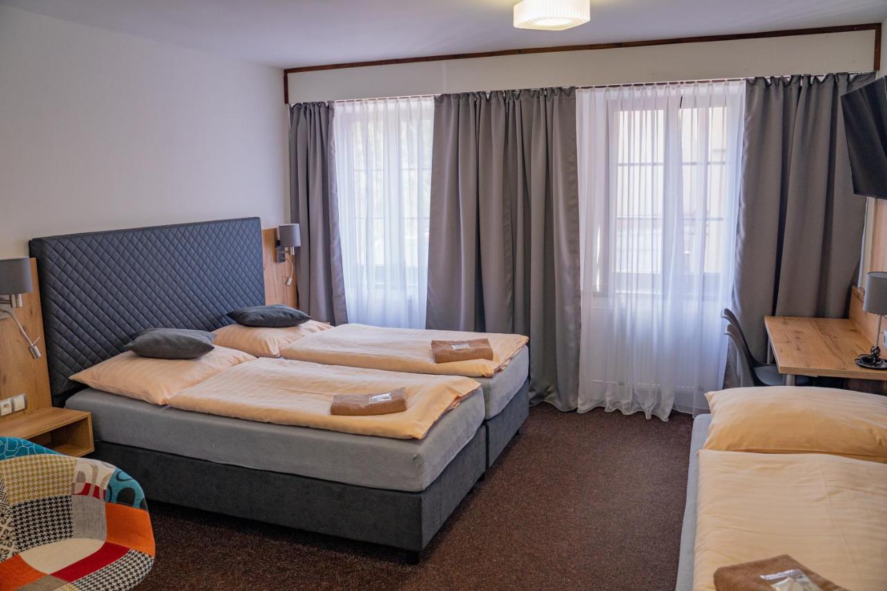 Hotel Zlata Labut Králíky Екстериор снимка