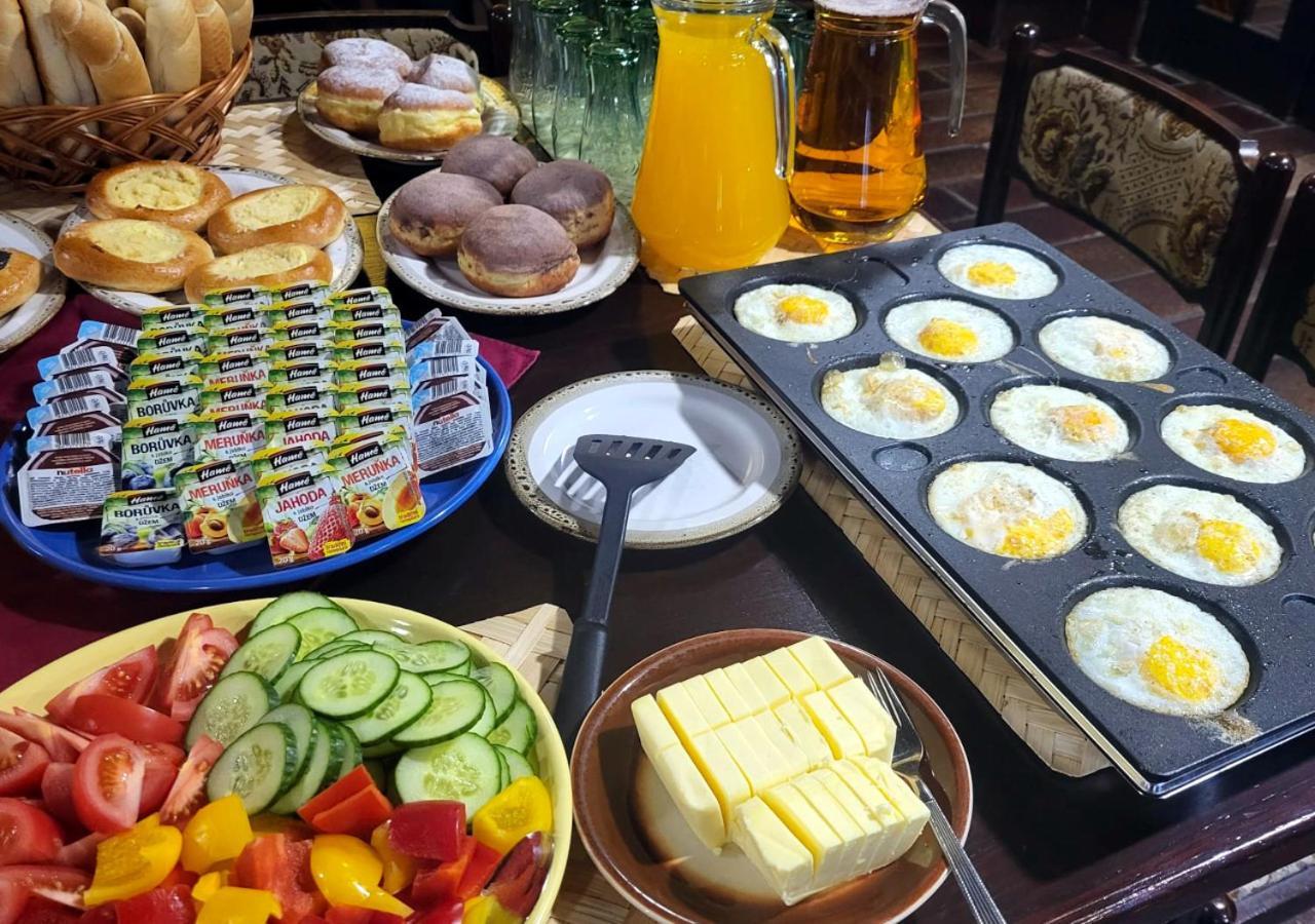 Hotel Zlata Labut Králíky Екстериор снимка